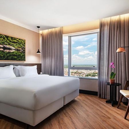 Nh Hotel פיירה דה סנטנה מראה חיצוני תמונה