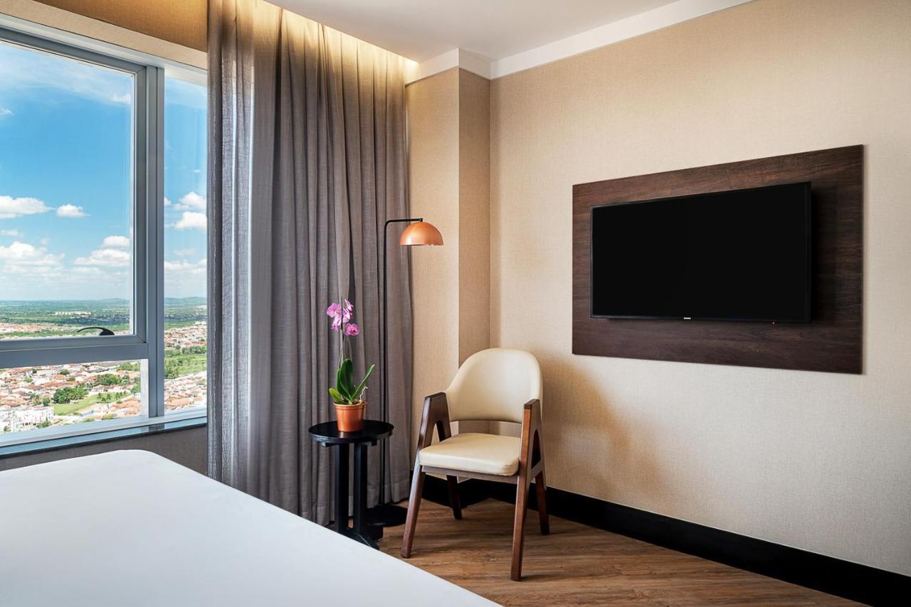 Nh Hotel פיירה דה סנטנה מראה חיצוני תמונה