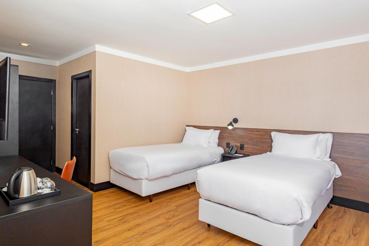 Nh Hotel פיירה דה סנטנה מראה חיצוני תמונה