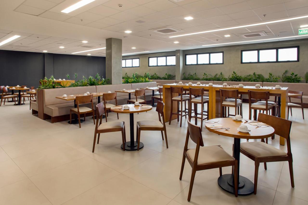 Nh Hotel פיירה דה סנטנה מראה חיצוני תמונה