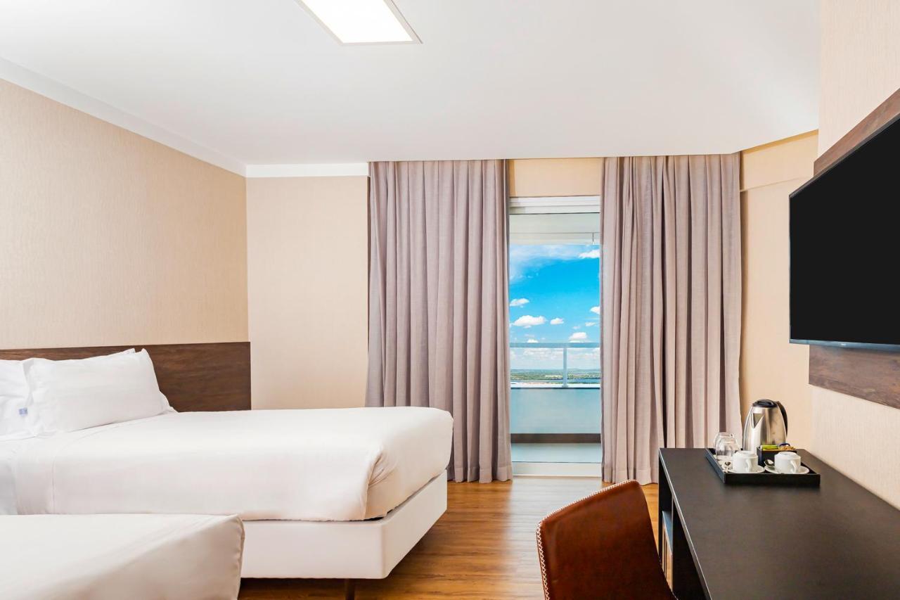 Nh Hotel פיירה דה סנטנה מראה חיצוני תמונה