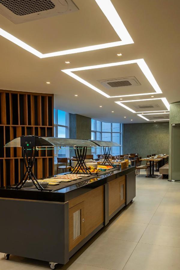 Nh Hotel פיירה דה סנטנה מראה חיצוני תמונה
