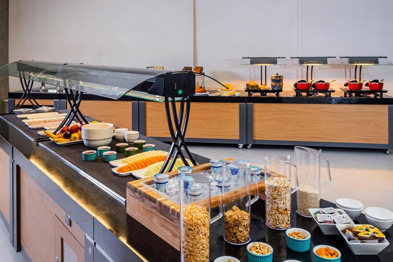 Nh Hotel פיירה דה סנטנה מראה חיצוני תמונה